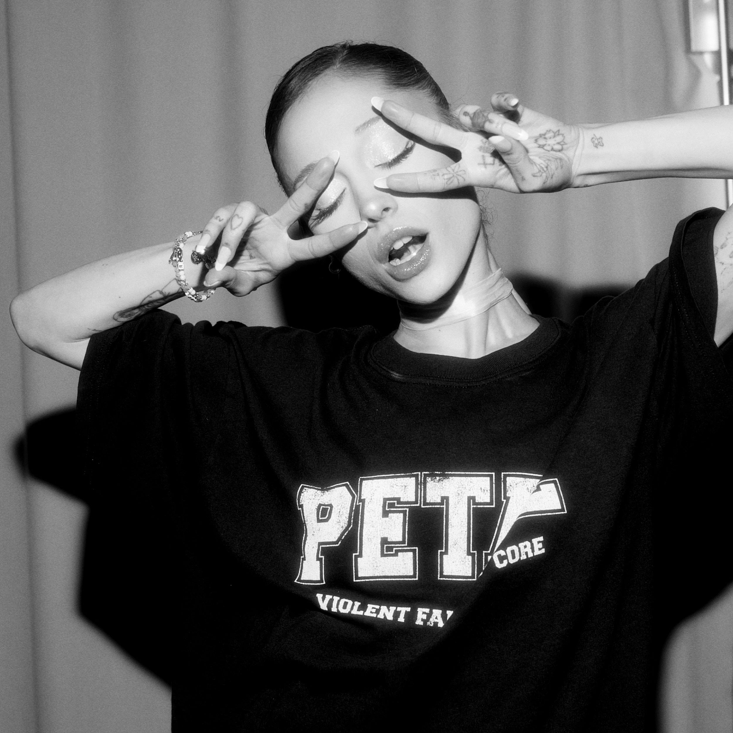 petal core t-shirt (black)